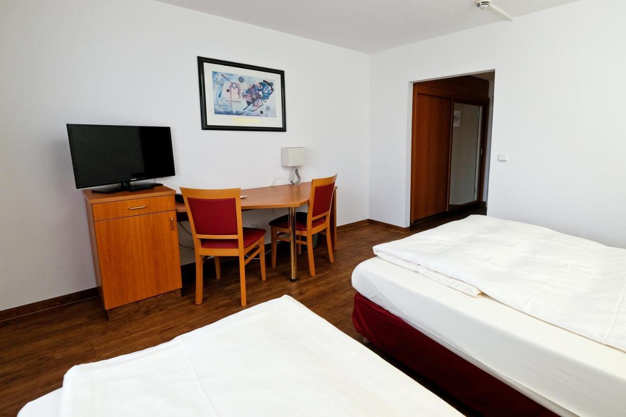 Apart Hotel Sehnde Εξωτερικό φωτογραφία