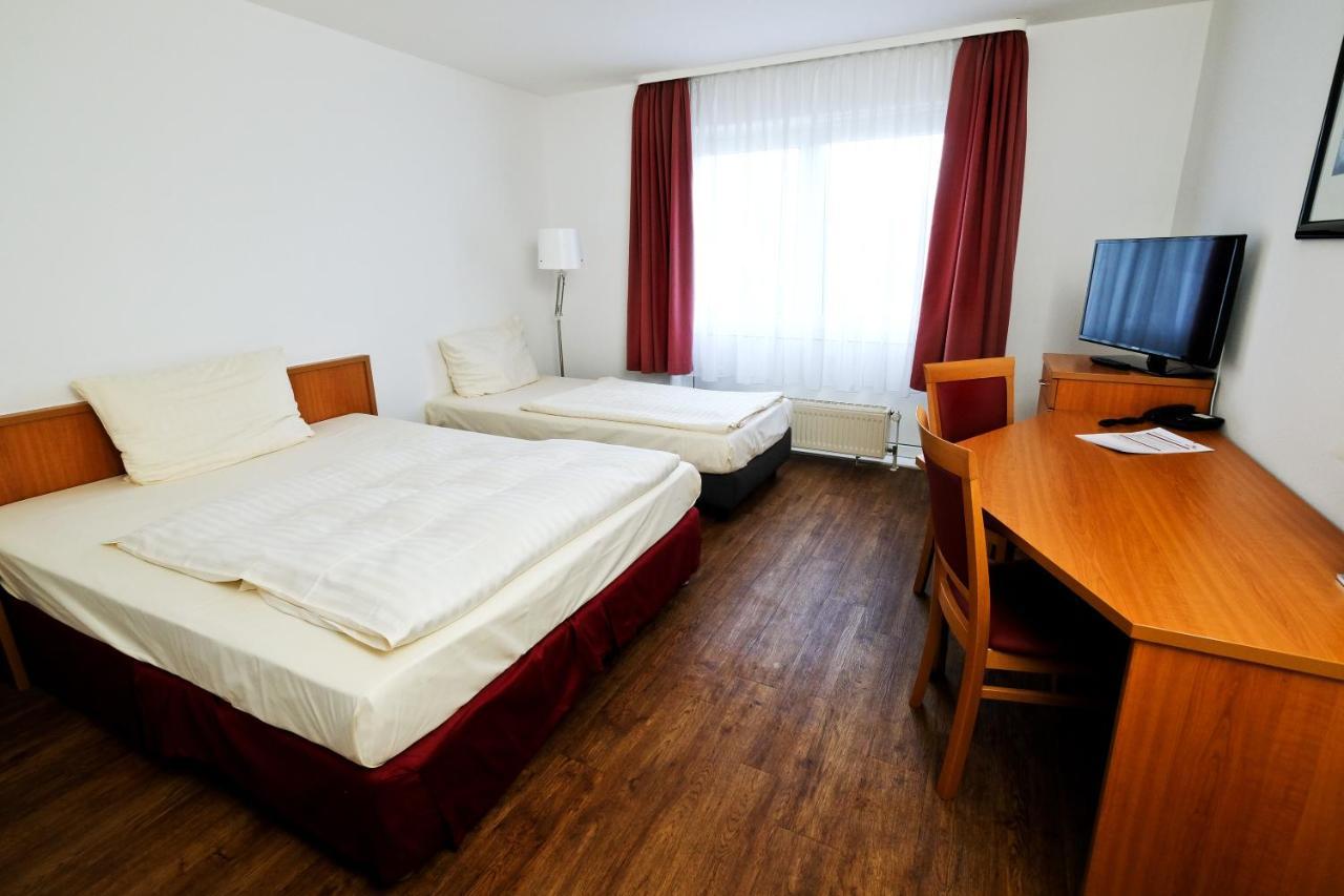 Apart Hotel Sehnde Εξωτερικό φωτογραφία