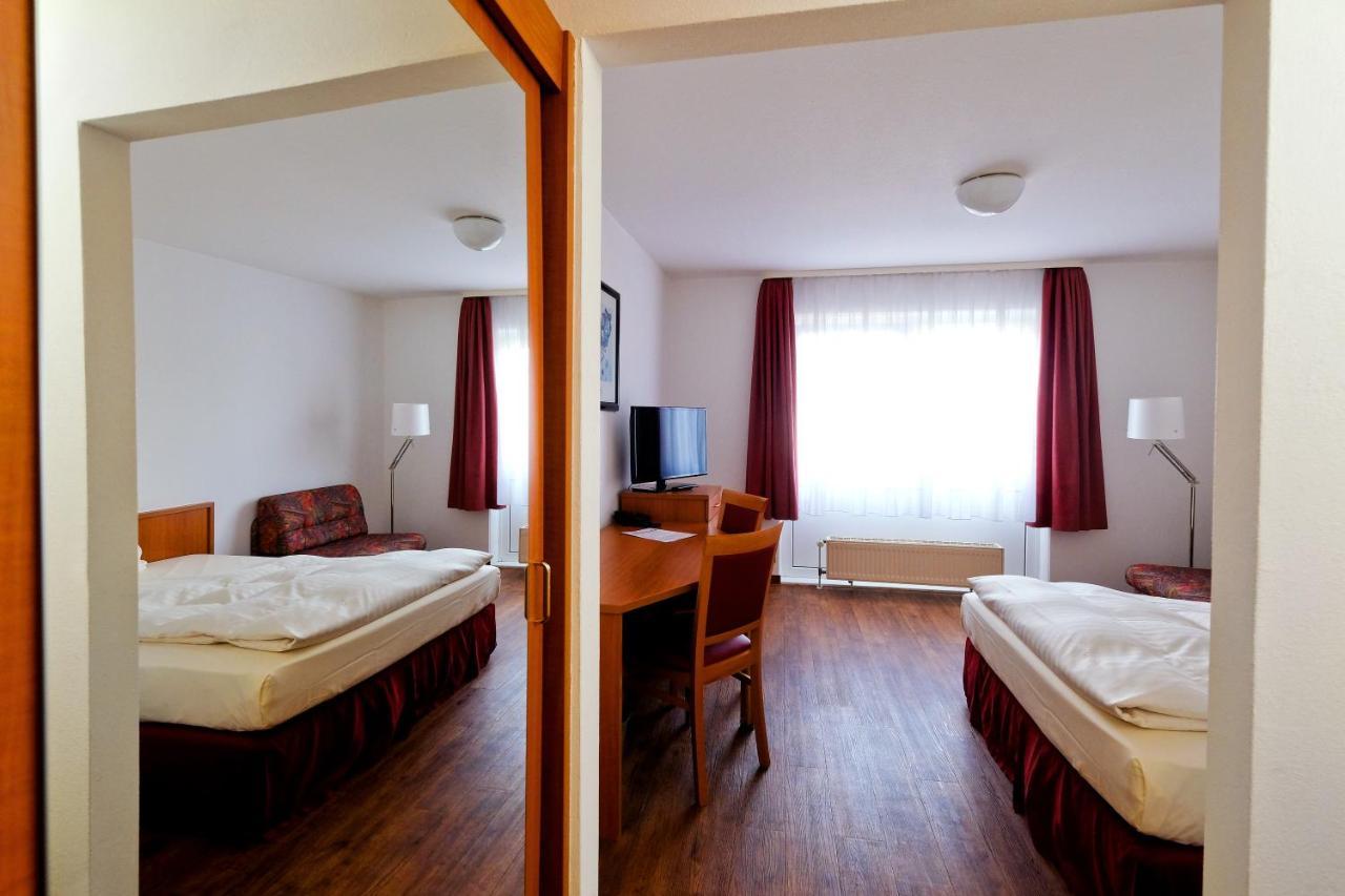 Apart Hotel Sehnde Εξωτερικό φωτογραφία