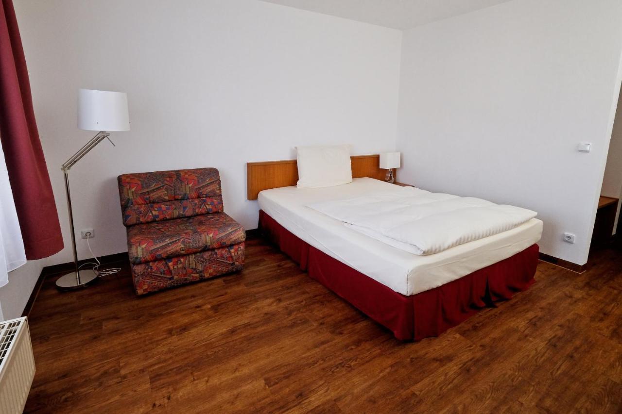 Apart Hotel Sehnde Εξωτερικό φωτογραφία