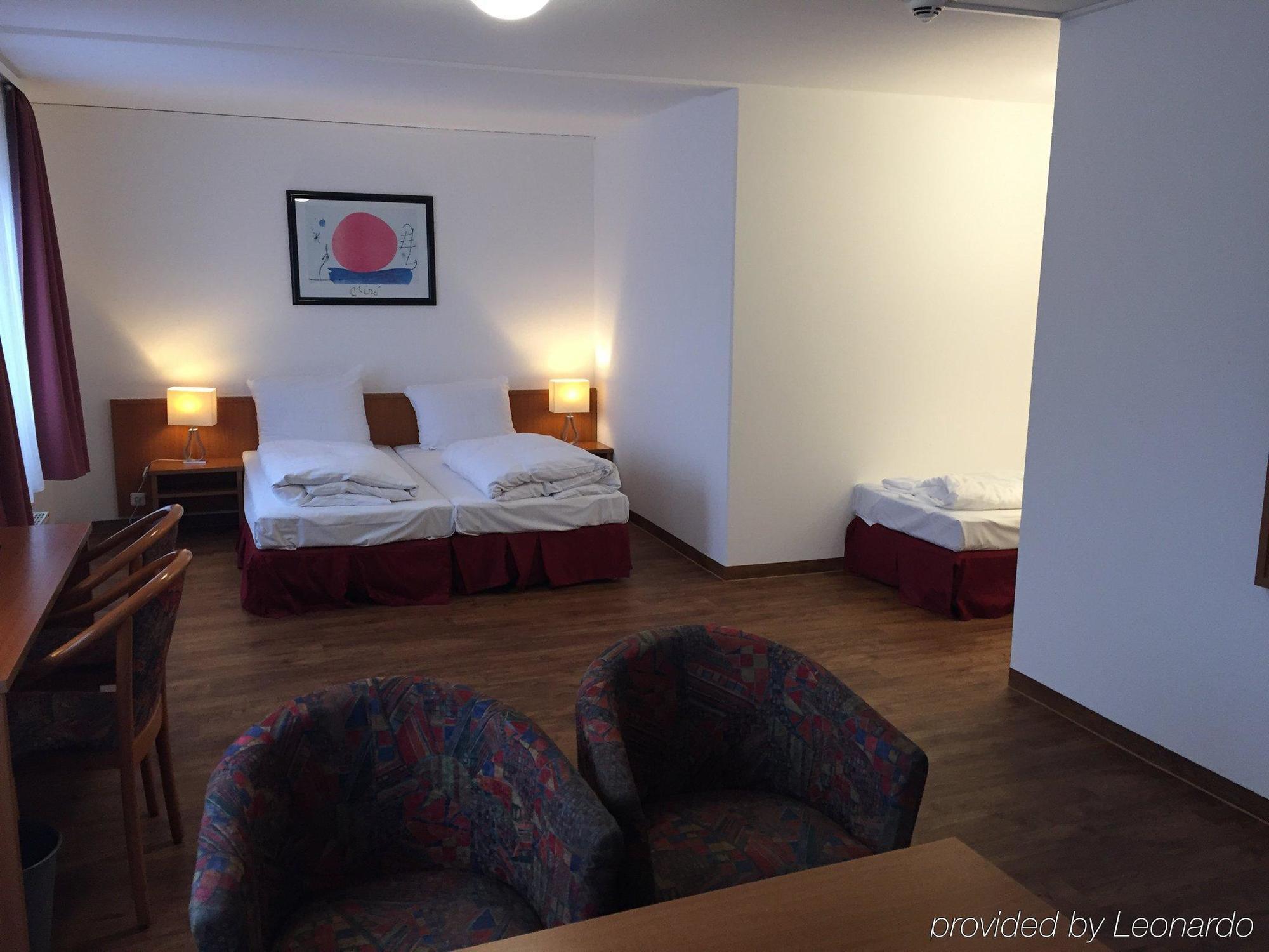 Apart Hotel Sehnde Εξωτερικό φωτογραφία