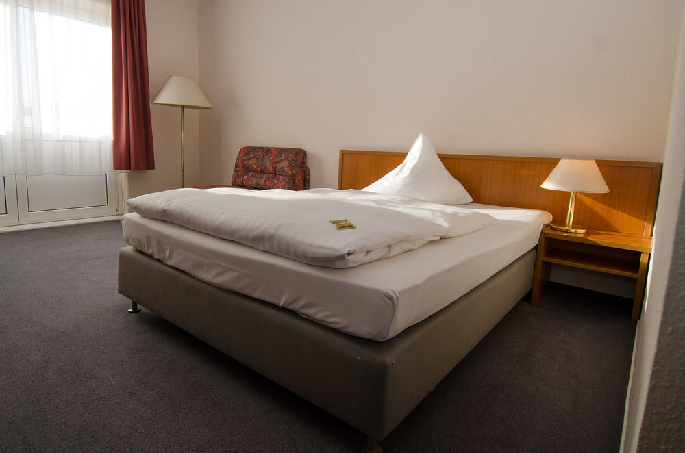 Apart Hotel Sehnde Εξωτερικό φωτογραφία