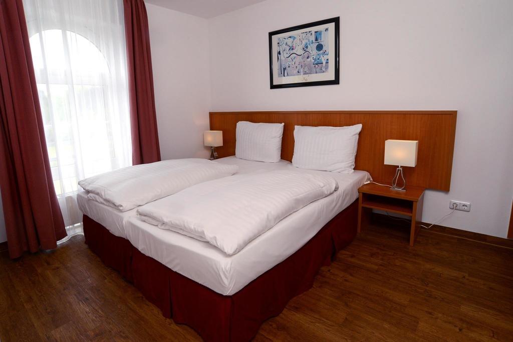 Apart Hotel Sehnde Εξωτερικό φωτογραφία