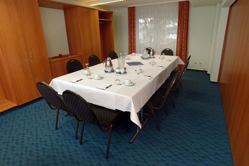 Apart Hotel Sehnde Εξωτερικό φωτογραφία