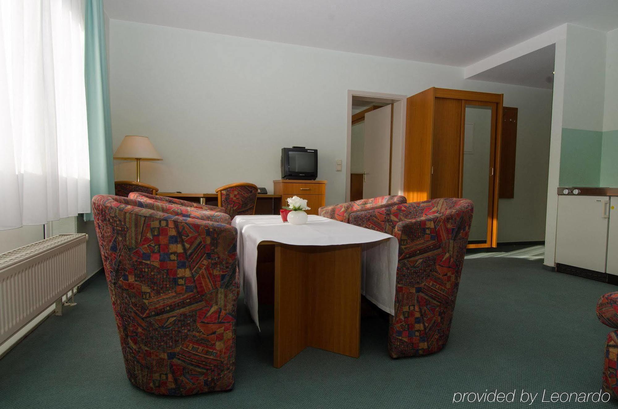 Apart Hotel Sehnde Εξωτερικό φωτογραφία