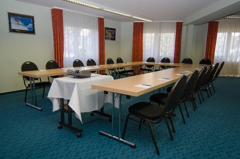 Apart Hotel Sehnde Εξωτερικό φωτογραφία