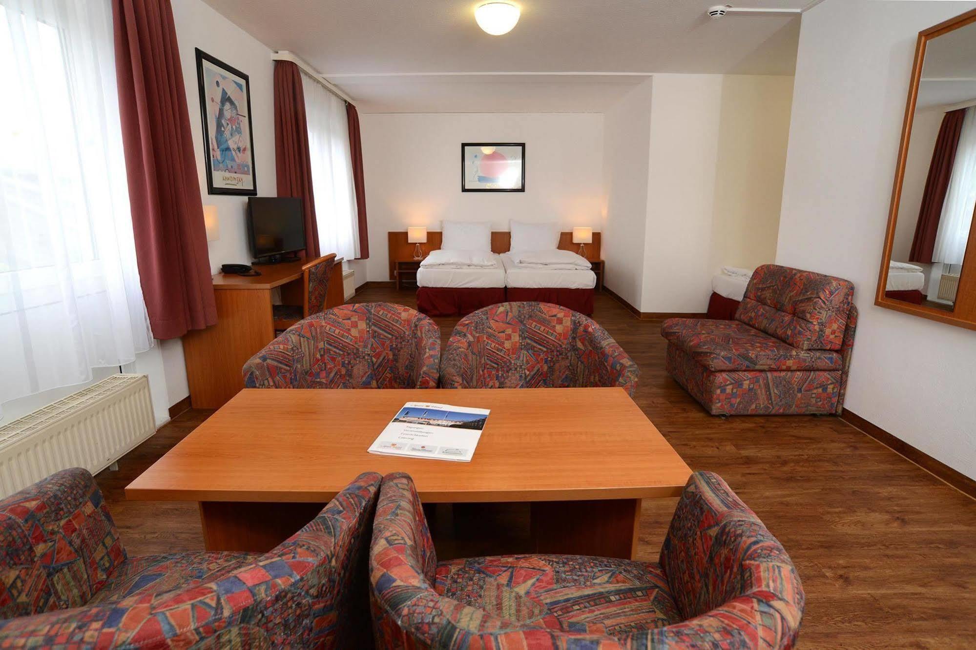 Apart Hotel Sehnde Εξωτερικό φωτογραφία