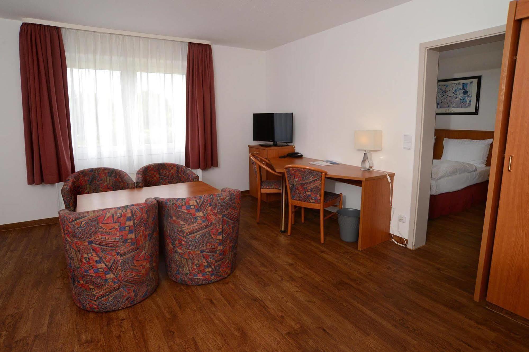Apart Hotel Sehnde Εξωτερικό φωτογραφία